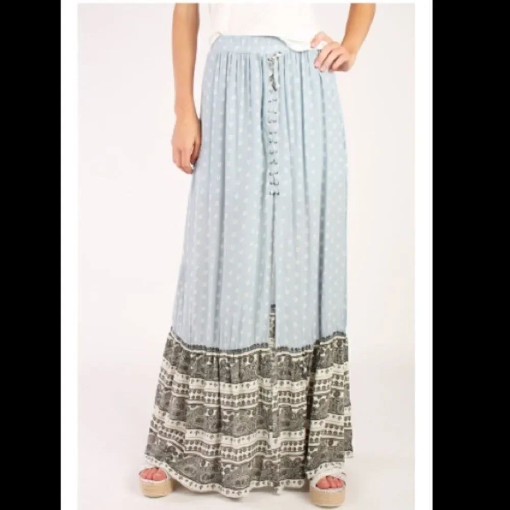 NWT Vintage Havana maxi lace up skirt. Small